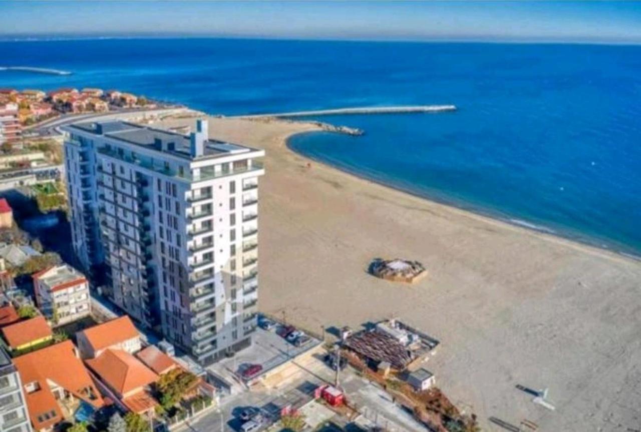 Faleza Nord Apartament De Lux Nou Pe Malul Marii Constanţa Exteriör bild